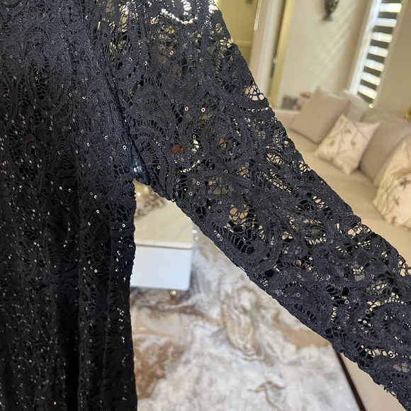 Black dress - Picture 3 of 4